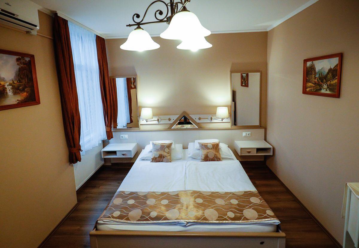 Gozmalom Etterem Es Panzio Bed & Breakfast Kormend Exterior photo