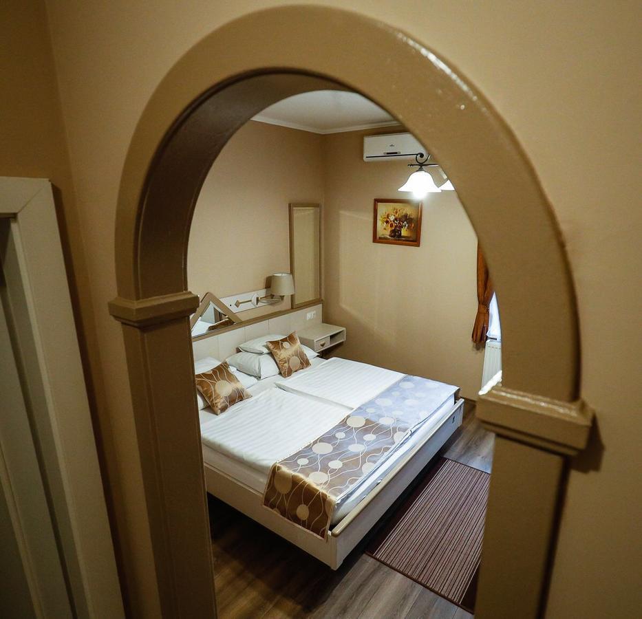 Gozmalom Etterem Es Panzio Bed & Breakfast Kormend Exterior photo